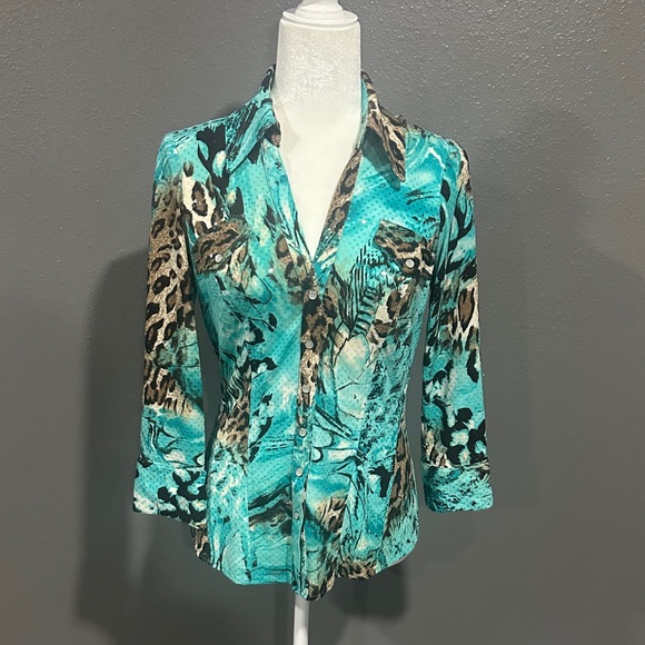 CACHE || Vintage Embellished Pearl Snap Blouse in Aqua Teal Leopard M - Picture 1 of 5